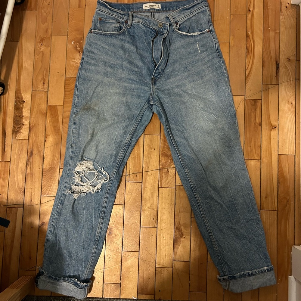 Abercrombie and Fitch, the 90s straight ultra high-rise jeans